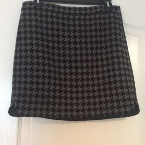 J. Crew Black & Gray Houndstooth skirt. Size 2